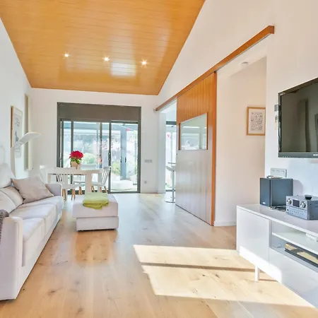 Preciosa Casa En El Maresme Con Jardin